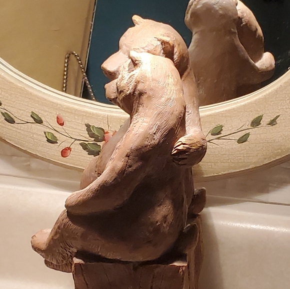 Romantic Bear Couple Tender Moment resin statue - Picture 4 of 8